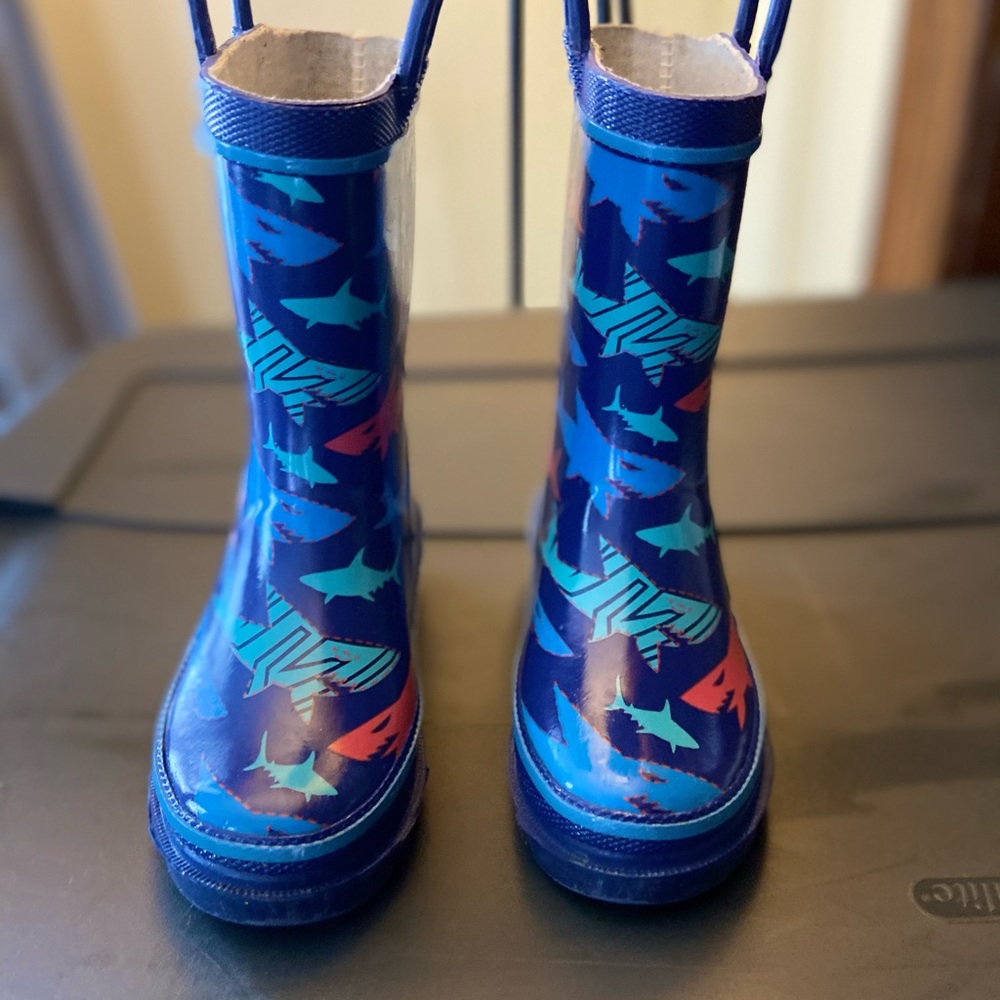 Western chief shark rain boots
